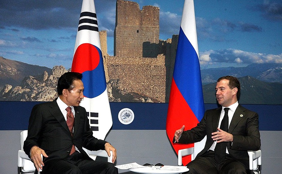 С Президентом Республики Корея Ли Мён Баком.