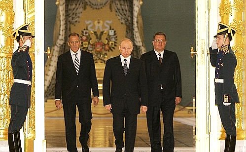 Before the beginning of the ceremony for the presentation of foreign ambassadors\' letters of credentials. With Russian Foreign Minister Sergei Lavrov (on the left) and Presidential Aide Sergei Prikhodko.