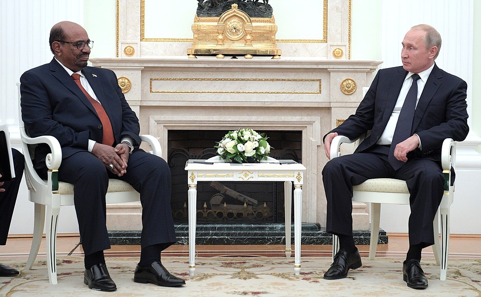С Президентом Республики Судан Омаром Баширом.