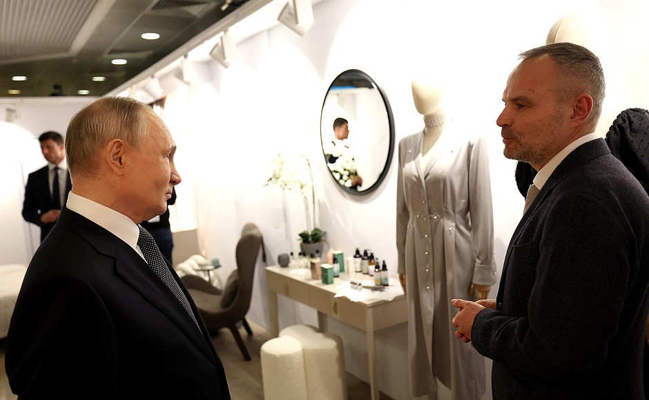 With Anton Georgiyev, CEO of Krestetskaya Strochka, at the Rising Russian Brands Contest exhibition.