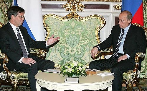 С Премьер-министром Нидерландов Яном Петером Балкененде.