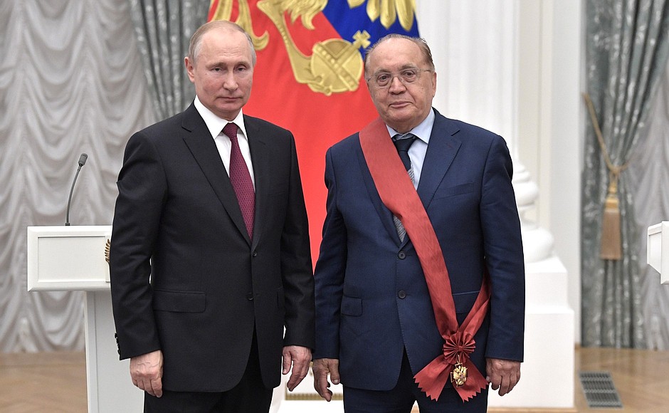 The Order for Services to the Fatherland, I degree, is presented to Lomonosov Moscow State University rector Viktor Sadovnichy.