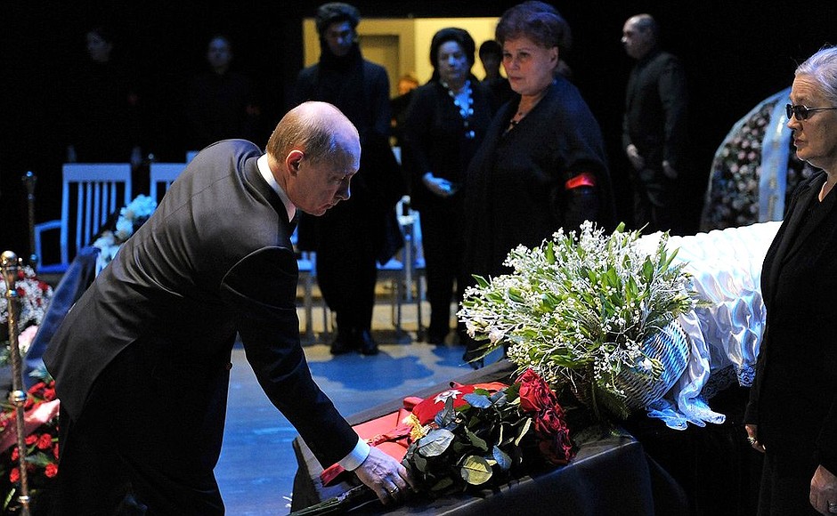 Церемония прощания с народной артисткой СССР Галиной Вишневской.