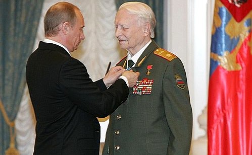 At a ceremony awarding state decorations. Veteran and Hero of the Soviet Union Oleg Losik was given an Honour Award.
