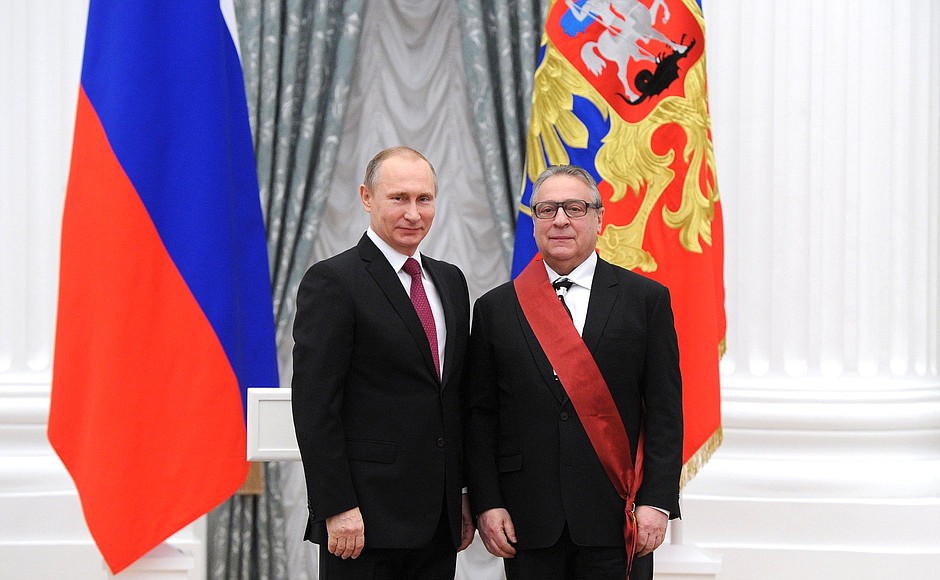 Presentation of state decorations. Artistic Director of the Moscow State Variety Theatre Gennady Khazanov is awarded the Order for Services to the Fatherland, I degree.