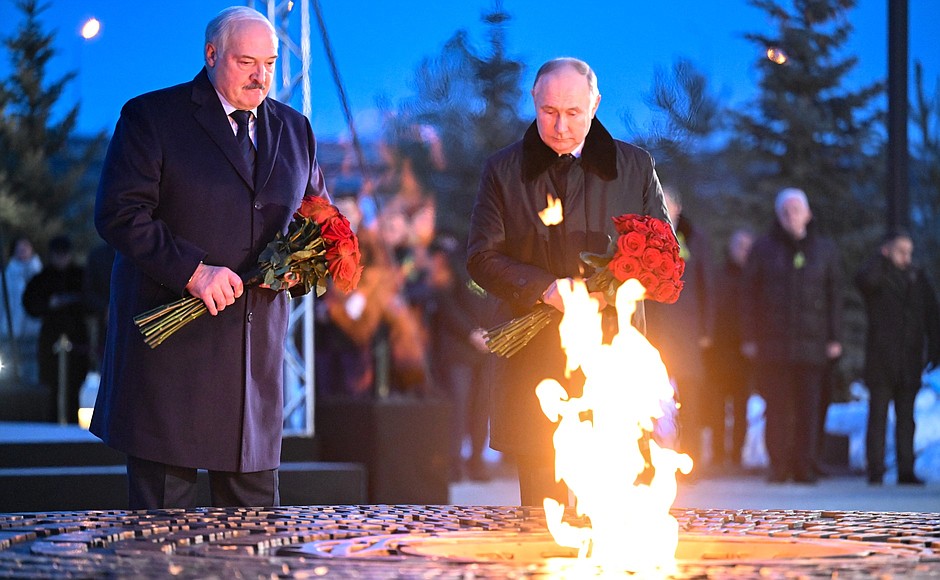 With President of Belarus Alexander Lukashenko during the ceremony to unveil the memorial to the USSR civilians who fell victim of the Nazi genocide during the Great Patriotic War.
