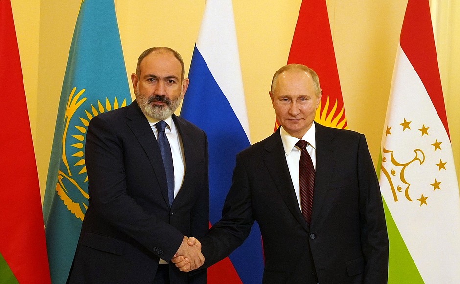 With Prime Minister of the Republic of Armenia Nikol Pashinyan before he informal meeting of the CIS heads of state.
