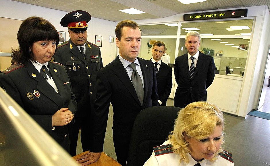 At the Moscow Interior Ministry Main Directorate’s operations room. Left: Head of the Moscow Interior Ministry Main Directorate Police Lieutenant-General Vladimir Kolokoltsev. Right: Interior Minister Rashid Nurgaliyev and Moscow Mayor Sergei Sobyanin.