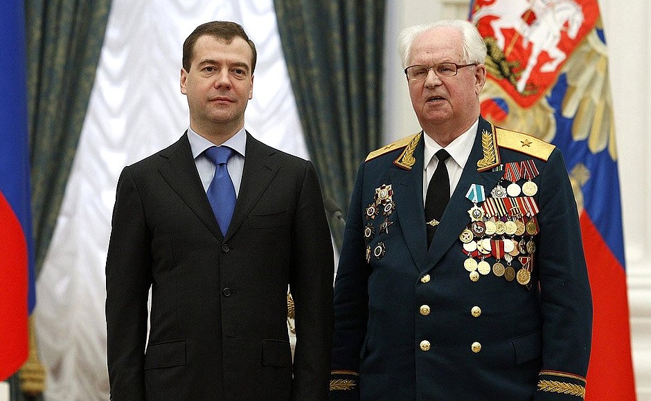 Presenting state decorations. Retired major general Ivan Zyukin received the Order of Friendship.