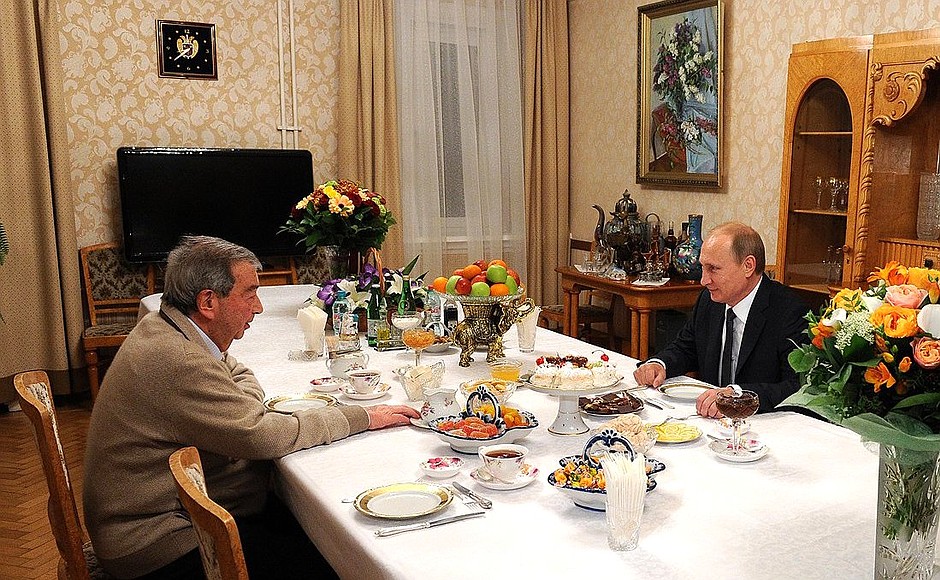 Vladimir Putin congratulates Yevgeny Primakov on his birthday.