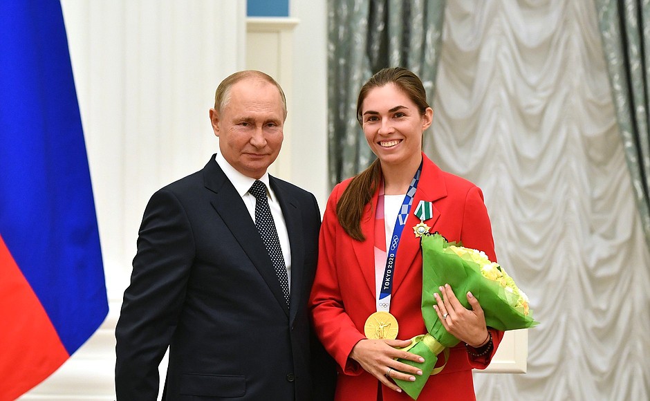 Ceremony for presenting state decorations to winners of the 2020 Summer Olympics in Tokyo. The Order of Friendship is awarded to two-time champion of the 2020 Olympics in sabre fencing both in individual and team events Sofia Pozdnyakova.