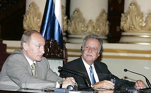 С Президентом Гватемалы Оскаром Берже.