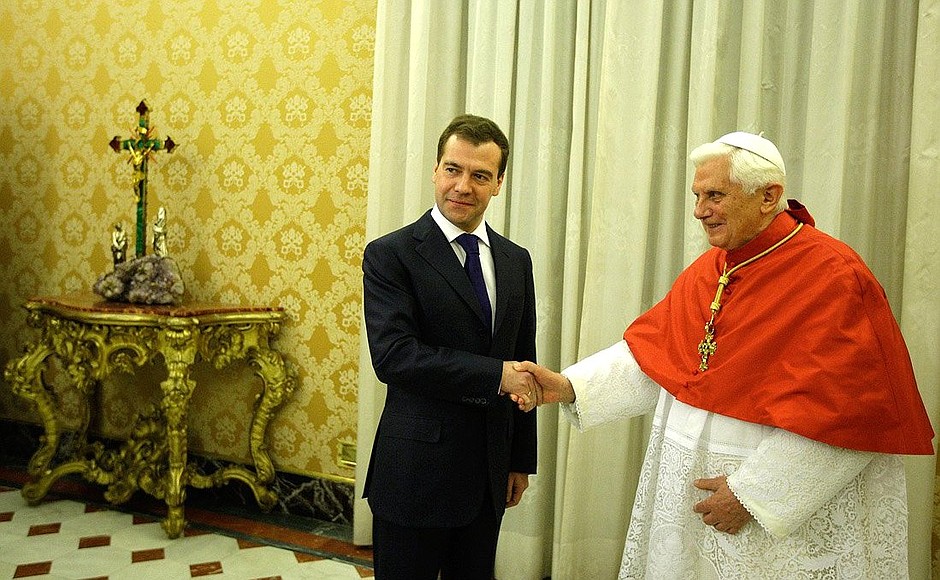 Посещение Ватикана. С Папой Римским Бенедиктом XVI.