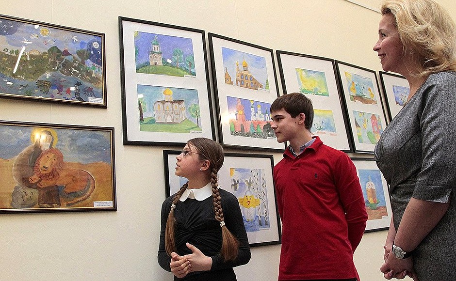 At an exhibition devoted to the celebration of Easter at a Moscow magnet school.