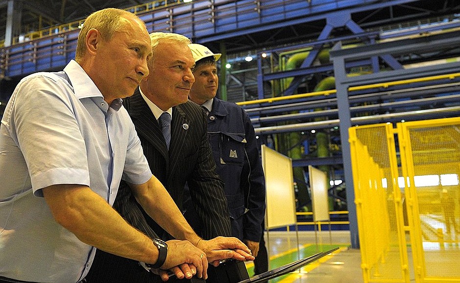 Vladimir Putin participated in the launch of continuous annealing and continuous galvanising facilities at cold-rolling department of the Magnitogorsk Iron and Steel Works. With Chairman of the Board of Directors of Magnitogorsk Iron and Steel Works Victor Rashnikov.