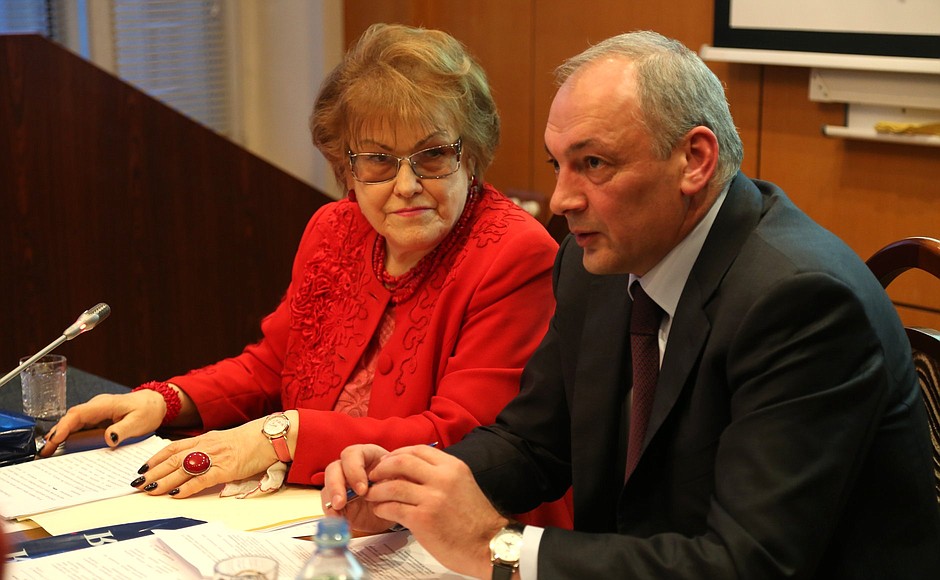 Deputy Chief of Staff of the Presidential Executive Office Magomedsalam Magomedov and President of the Russian Academy of Education Liudmila Verbitskaya at Russian Academy of Education board of trustees meeting.