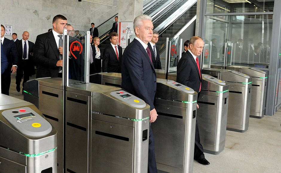 With Moscow Mayor Sergei Sobyanin at Moscow Central Ring railway’s Ploshchad Gagarina station.