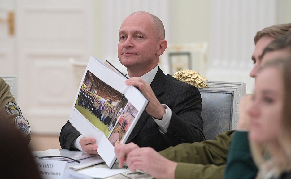 First Deputy Chief of Staff of the Presidential Executive Office Sergei Kiriyenko before meeting with representatives of the student brigade movement.
