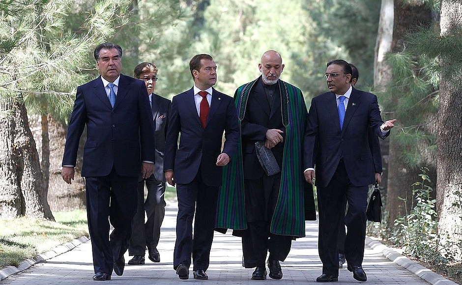 Президент Таджикистана Эмомали Рахмон, Президент России Дмитрий Медведев, Президент Афганистана Хамид Карзай и Президент Пакистана Асиф Али Зардари.
