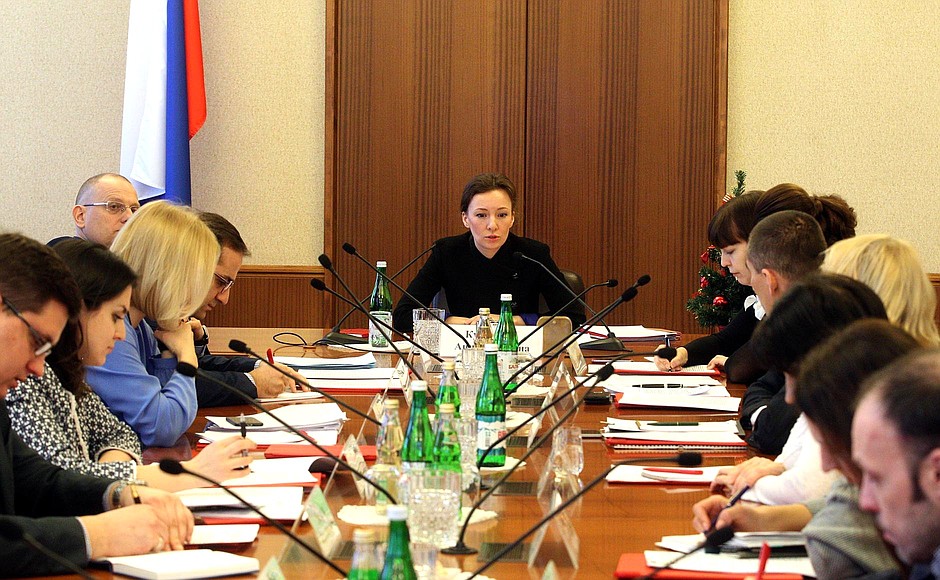 Уполномоченный по правам ребенка Анна Кузнецова провела первое заседание Межведомственной рабочей группы по международным вопросам защиты прав ребенка.