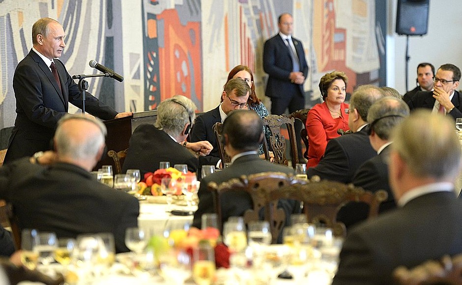 Выступление на официальном завтраке от имени Президента Федеративной Республики Бразилия Дилмы Роуссефф в честь Президента России Владимира Путина.