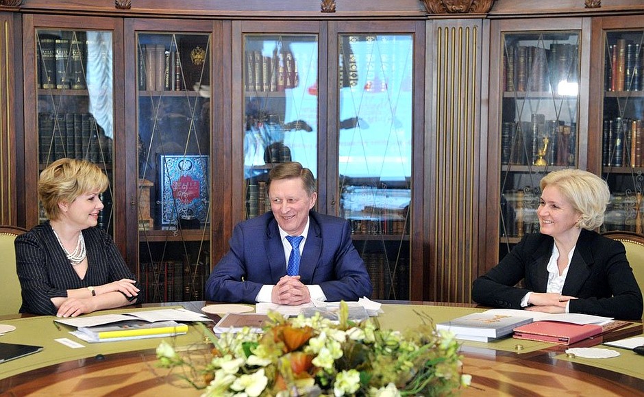 At the meeting of the Moscow Kremlin museums’ Board of Trustees. Left to right: Director of the Moscow Kremlin museums Yelena Gagarina, Chief of Staff of the Presidential Executive Office Sergei Ivanov, Deputy Prime Minister Olga Golodets.