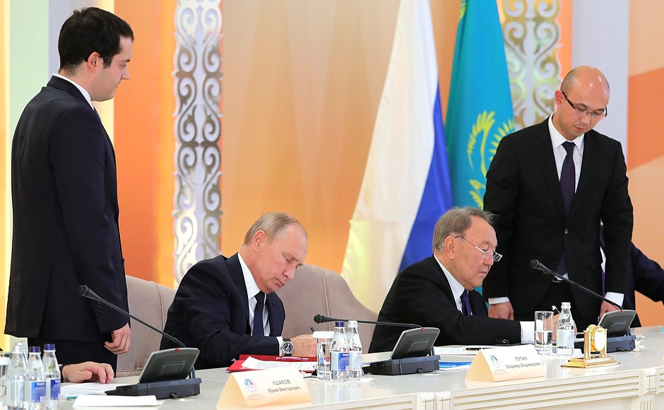 Document signing ceremony following the 15th Russia-Kazakhstan Interregional Cooperation Forum.