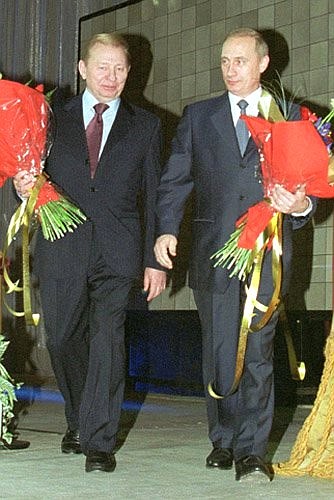 С Президентом Украины Леонидом Кучмой во время торжественной церемонии открытия Года Украины в России.