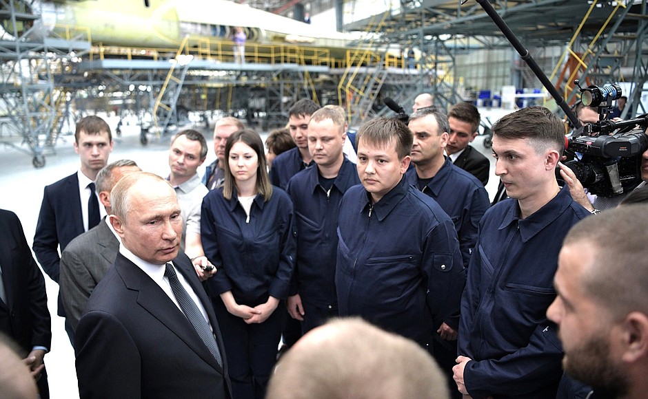 Беседа с работниками Казанского авиационного завода имени С.П.Горбунова.