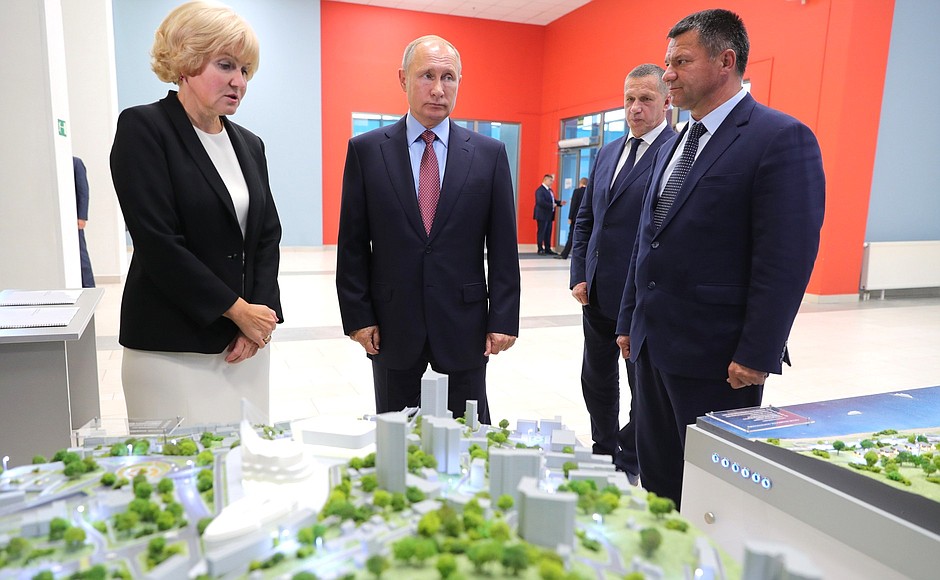 Inspecting project design of Vladivostok museum and theatre complexes. With Deputy Prime Minister Olga Golodets, Acting Governor of the Primorye Territory Andrei Tarasenko (right), and Deputy Prime Minister and Presidential Plenipotentiary Envoy to the Far Eastern Federal District Yury Trutnev.