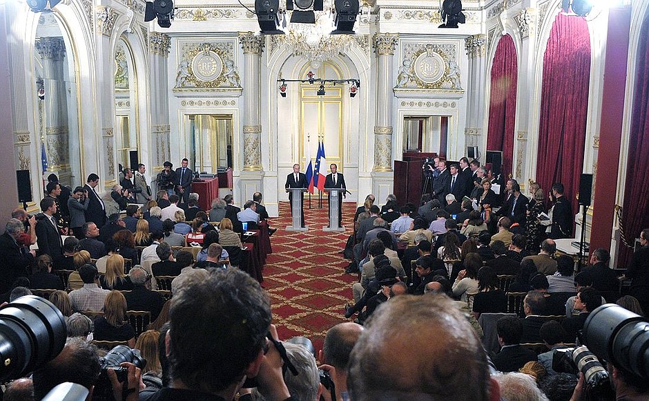 Press conference following Russian-French talks. With President of France Francois Hollande.