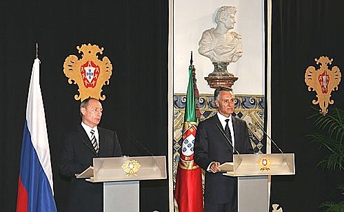 Joint press conference with Portuguese President Anibal Cavaco Silva.
