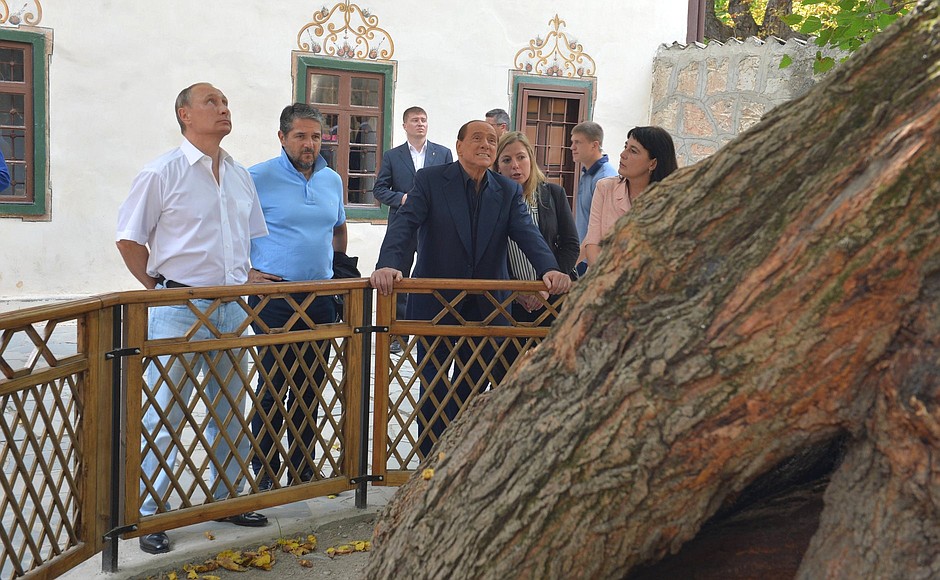 Touring the Bakhchisarai historical, cultural and archaeological open-air museum. With former Italian Prime Minister Silvio Berlusconi.
