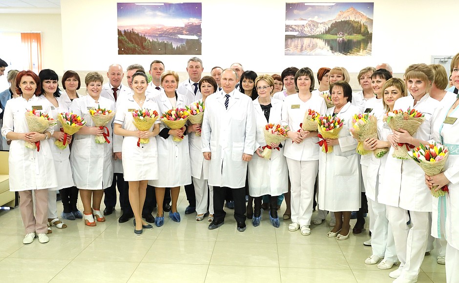 With staff of the perinatal centre at Bryansk City Hospital No. 1.