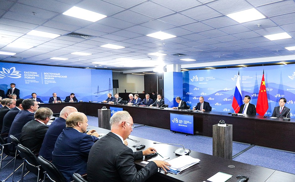 Встреча с участниками круглого стола по российско-китайскому межрегиональному сотрудничеству.