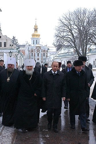 С Президентом Украины Леонидом Кучмой в Киево-Печерской лавре.