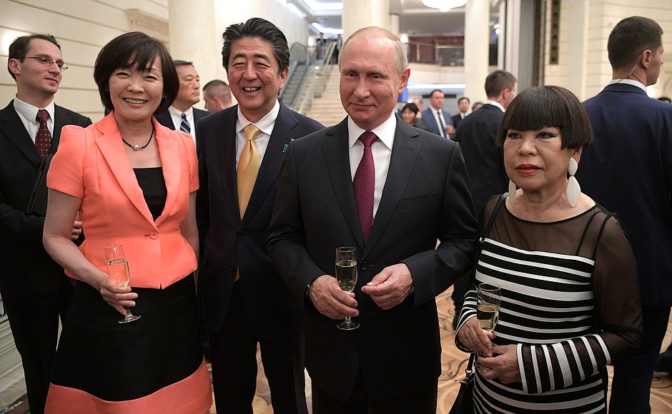 At a reception in the Bolshoi Theatre to mark the opening of the Cross Years of Russia and Japan.