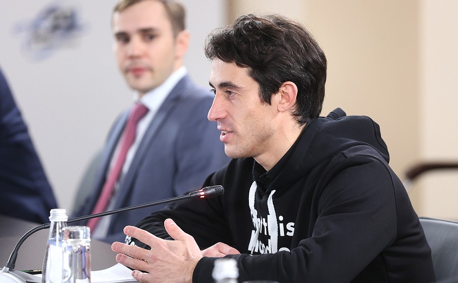 Yury Kostyukevich, senior lecturer at the Skolkovo Institute of Science and Technology, at the meeting with participants in the Congress of Young Scientists.