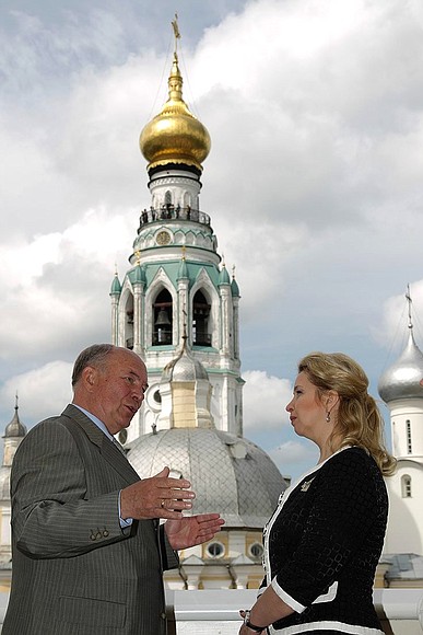 With Governor of Vologda Region Vyacheslav Pozgalev at the Vologda Kremlin.