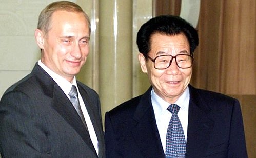 President Putin with Li Ruihuan, Chairman of the Chinese People\'s Political Consultative Conference.