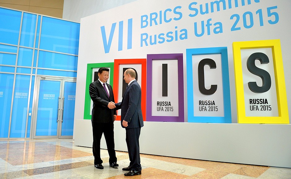 Перед началом саммита БРИКС. С Председателем КНР Си Цзиньпином.