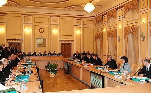 Совещание по вопросам социально-экономического развития Уральского федерального округа.