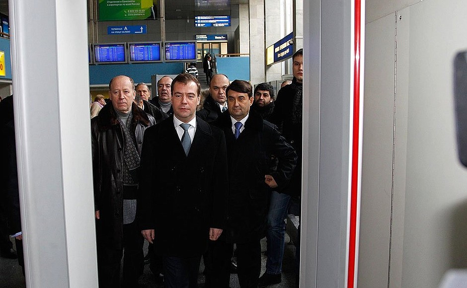 Dmitry Medvedev went through the standard security check procedure at the entrance of Vnukovo Airport.