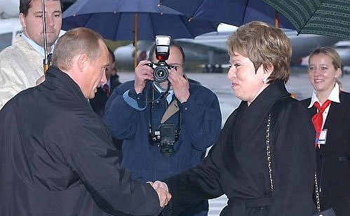 President Putin being welcomed at St Petersburg airport by Governor-Elect Valentina Matviyenko.