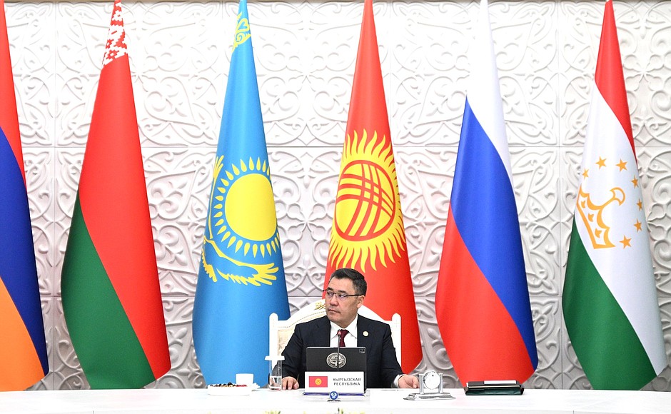 Президент Киргизии Садыр Жапаров на заседании Совета глав государств – участников СНГ в узком составе.