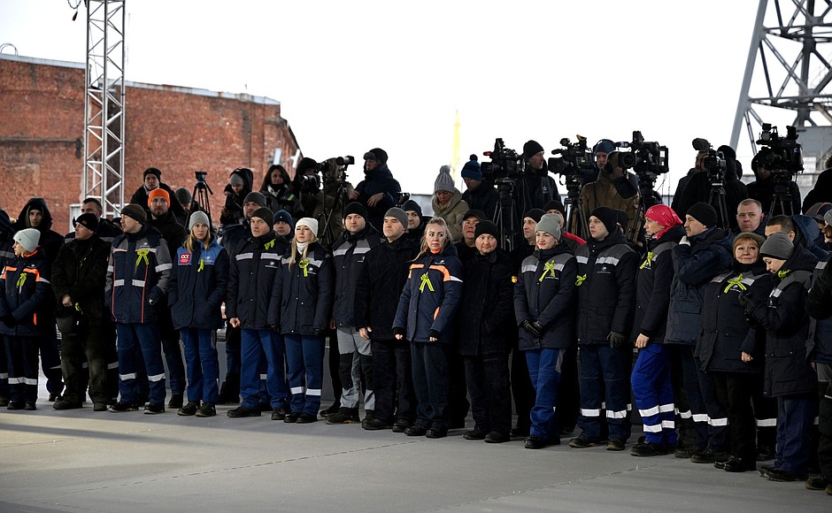 Participants in the keel-laying ceremony for the nuclear-powered icebreaker Leningrad.