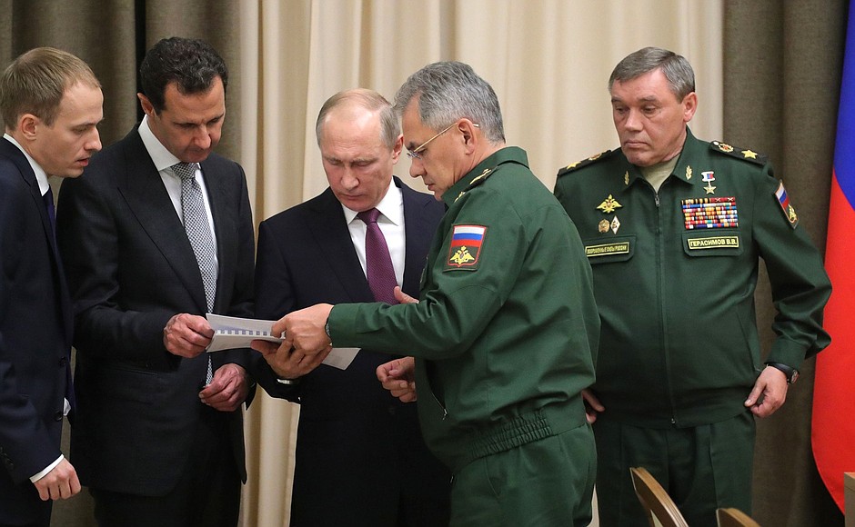 С Президентом Сирийской Арабской Республики Башаром Асадом на встрече с руководящим составом Министерства обороны и Генерального штаба Вооружённых Сил Российской Федерации.