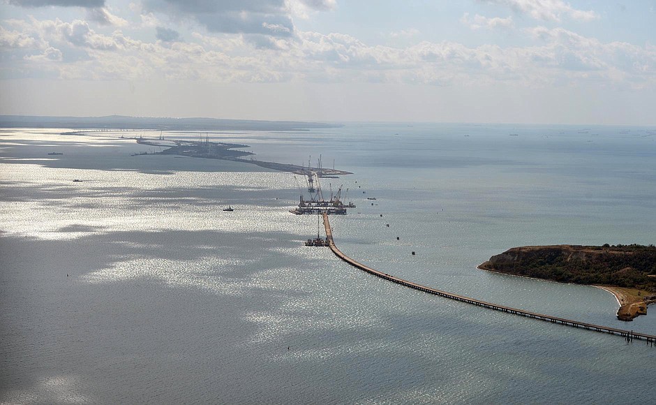 Construction of transport crossing across the Kerch Strait.