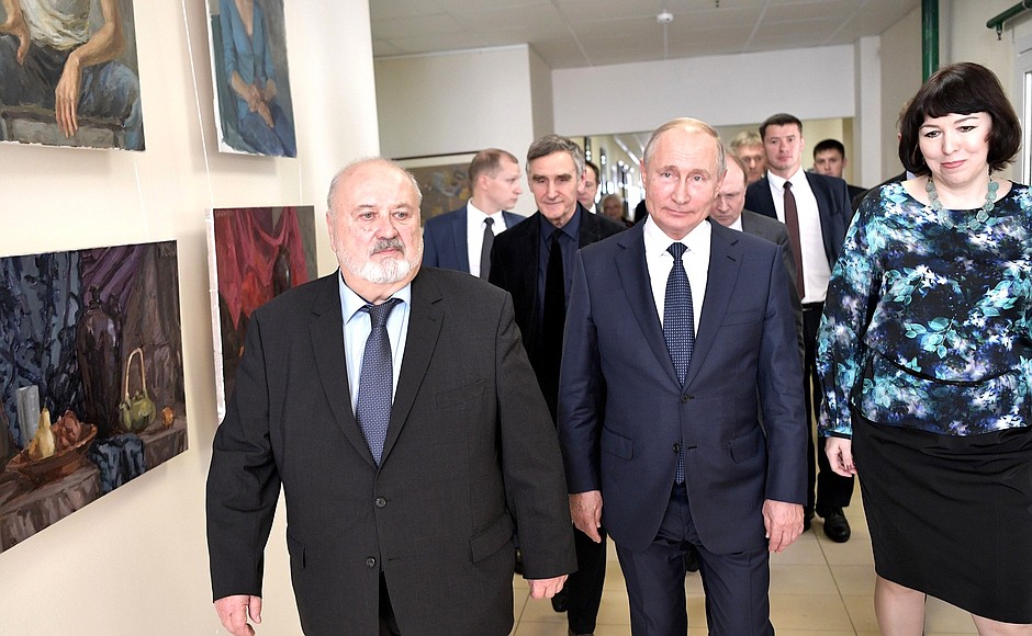 Vladimir Putin visited the Gerasimov Institute of Cinematography (VGIK). With the institute’s Rector Vladimir Malyshev (left).