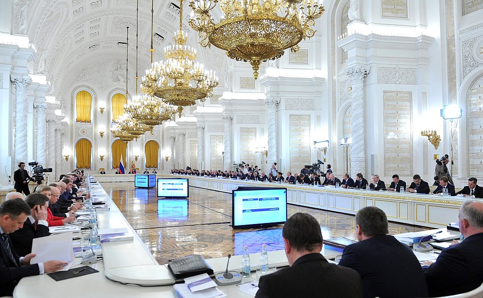 State Council meeting on development of small and medium-sized businesses.